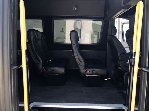 Used 2019 Mercedes-Benz Sprinter 3500 image 34