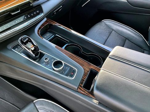 Used 2021 Cadillac Escalade Premium Luxury image 14