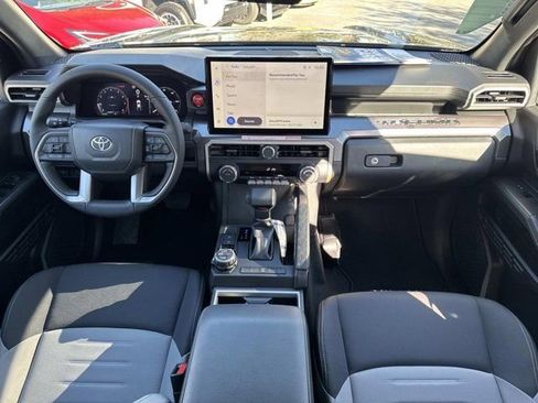 Certified 2025 Toyota Tacoma TRD Off-Road image 20