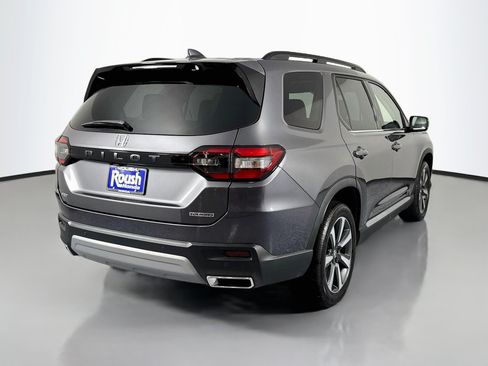 Certified 2025 Honda Pilot Touring image 5