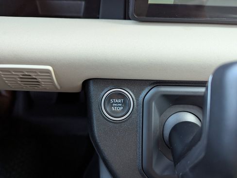 Used 2023 Land Rover Defender 110 X-Dynamic SE image 27