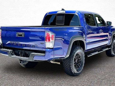 Used 2022 Toyota Tacoma TRD Off-Road w/ TRD Premium Off Road Package AWD/4WD image 7