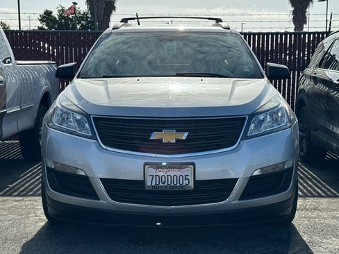 Used 2014 Chevrolet Traverse LS FWD image 3