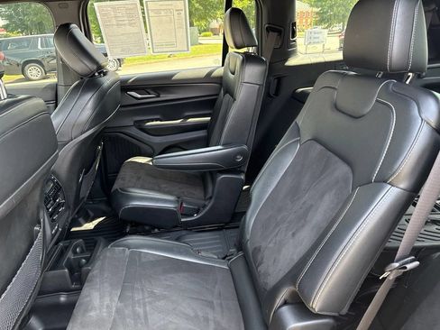Used 2023 Jeep Grand Cherokee L Laredo AWD/4WD image 25
