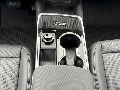 New 2026 Chevrolet Equinox LT w/ Convenience Package II AWD/4WD image 8