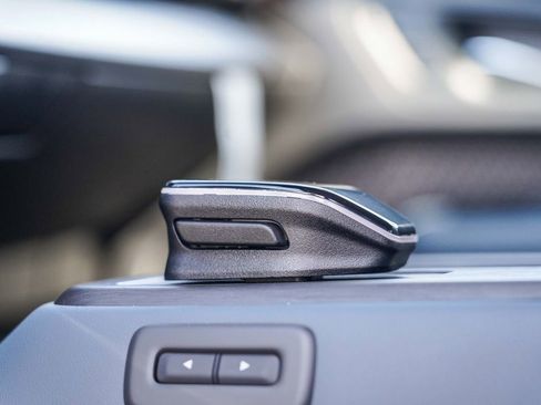 New 2025 Nissan Ariya Platinum image 26