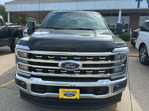 Used 2026 Ford F250 Lariat AWD/4WD image 4