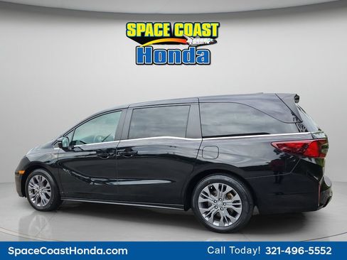 Certified 2025 Honda Odyssey Touring image 9