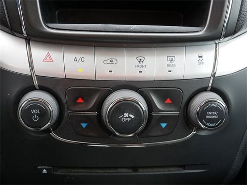 Used 2016 Dodge Journey SXT w/ Chrome Appearance Group image 31