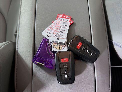 Used 2023 Toyota Highlander XLE image 34