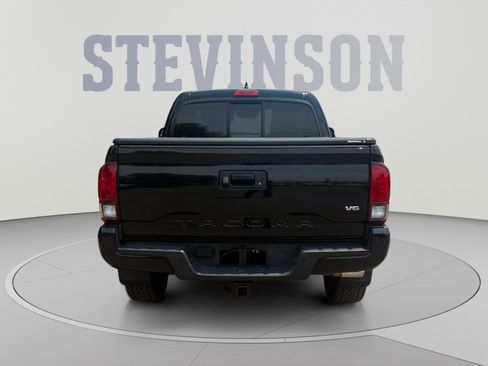 Used 2018 Toyota Tacoma TRD Off-Road w/ Technology Package AWD/4WD image 4