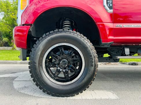 Used 2017 Ford F250 XLT w/ XLT Premium Package AWD/4WD image 10