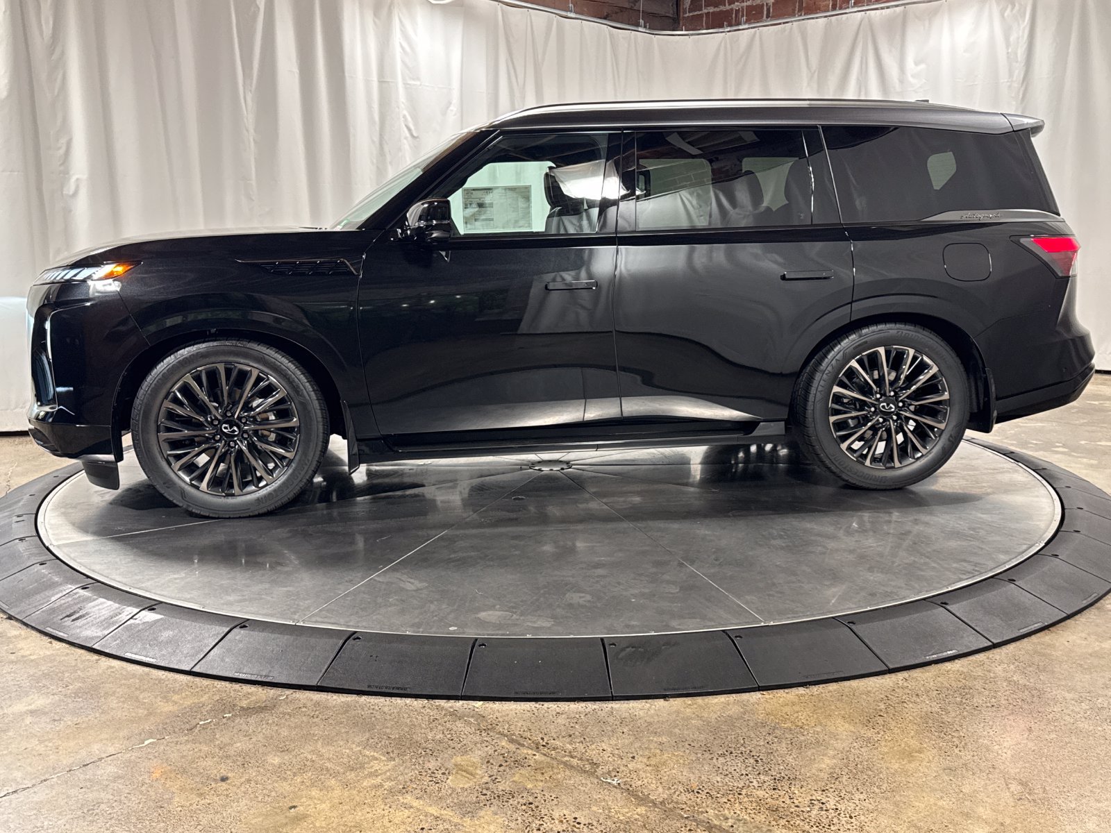 New 2026 INFINITI QX80 Autograph AWD/4WD image 8