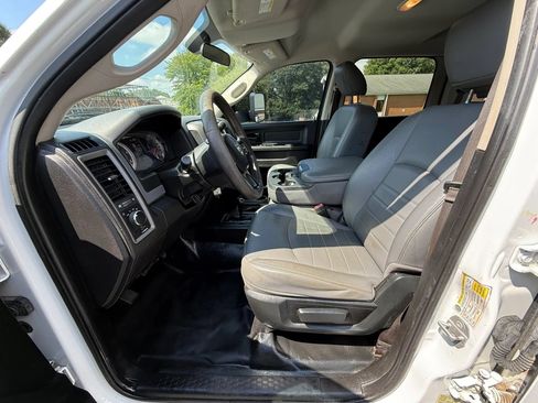 Used 2018 RAM 3500 Tradesman w/ Chrome Appearance Group AWD/4WD image 16