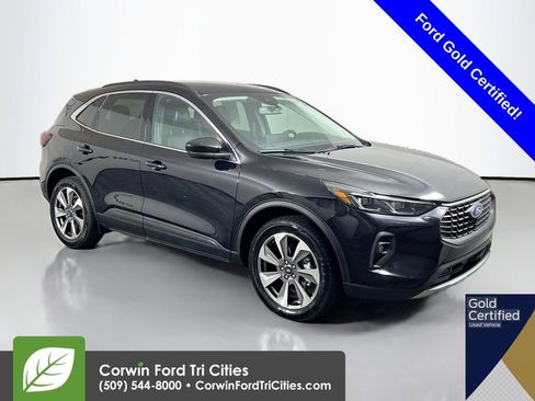 Used 2025 Ford Escape Platinum image 1