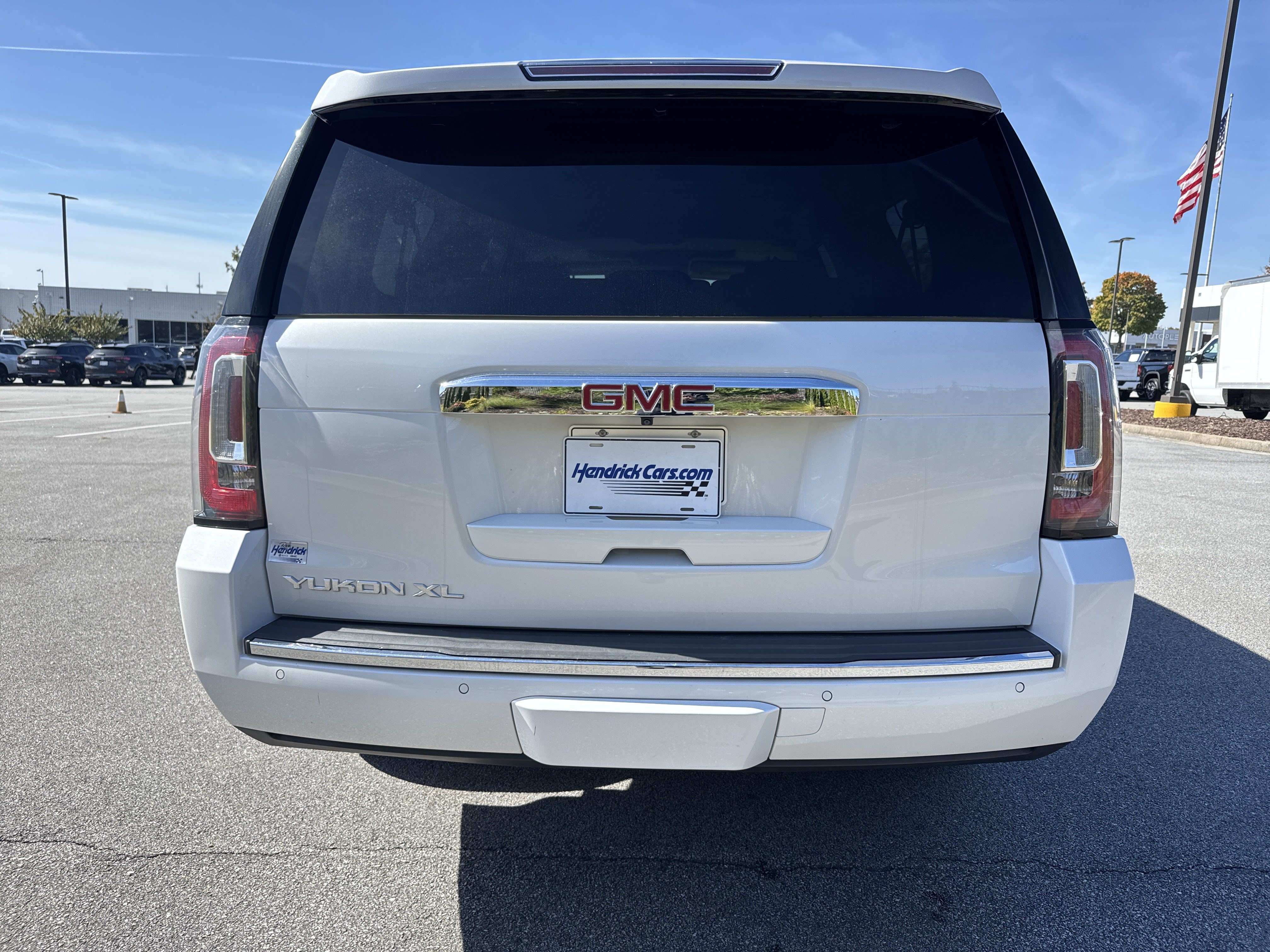 Used 2020 GMC Yukon XL Denali w/ Denali Premium Package AWD/4WD image 9