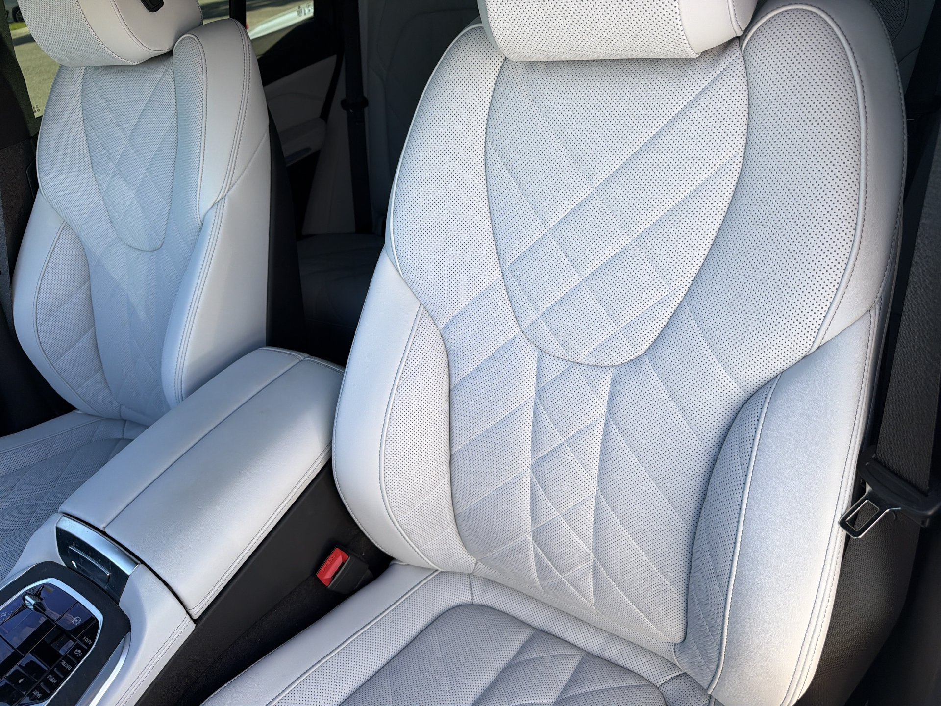 Used 2026 BMW X5 xDrive50e w/ M Sport Package AWD/4WD image 25