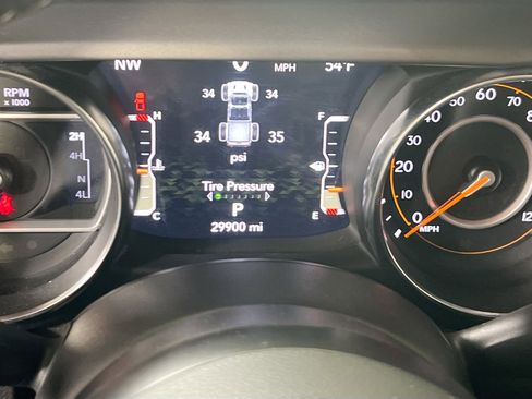 Used 2022 Jeep Gladiator Willys image 12