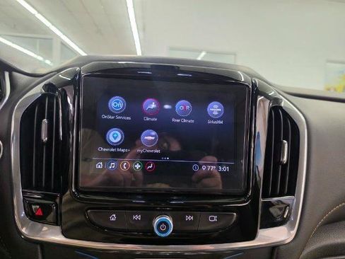 Used 2020 Chevrolet Traverse LT AWD/4WD image 17