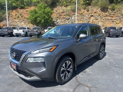 Used 2022 Nissan Rogue SV FWD image 1
