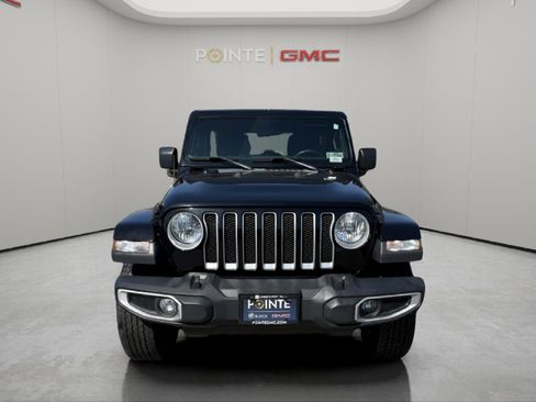 Used 2019 Jeep Wrangler Unlimited Sahara AWD/4WD image 8