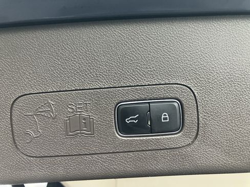 Used 2021 Lincoln Aviator Reserve w/ Equipment Group 202A AWD/4WD image 12
