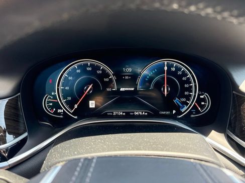 Used 2019 BMW 740e xDrive AWD/4WD image 15