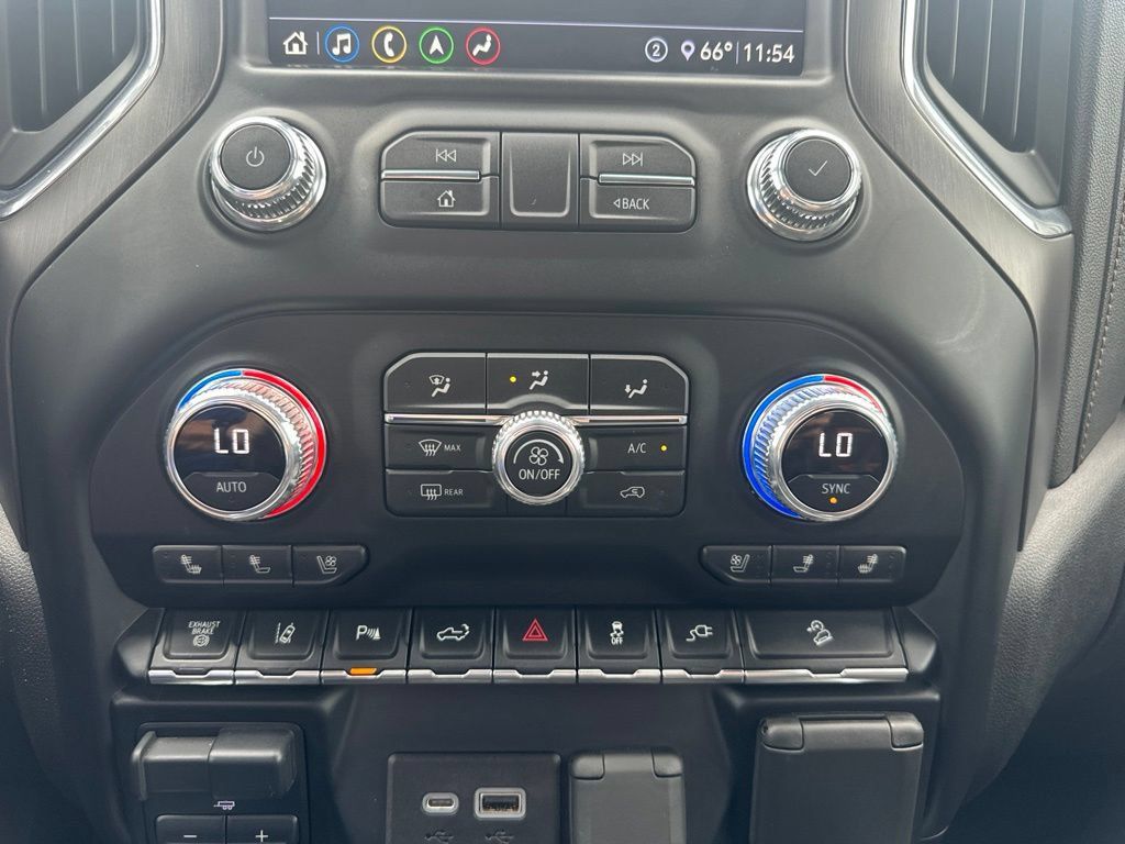 Certified 2020 GMC Sierra 2500 AT4 w/ AT4 Premium Package AWD/4WD image 4