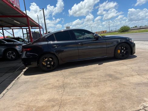 Used 2017 Alfa Romeo Giulia RWD image 17