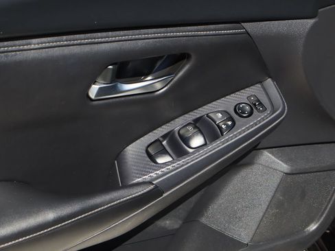 Used 2024 Nissan Sentra SV FWD image 19