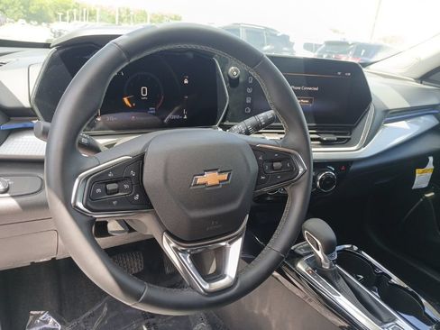 Used 2024 Chevrolet Trax LT w/ Driver Confidence Package FWD image 14
