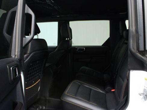 Used 2024 Ford Bronco Badlands image 13