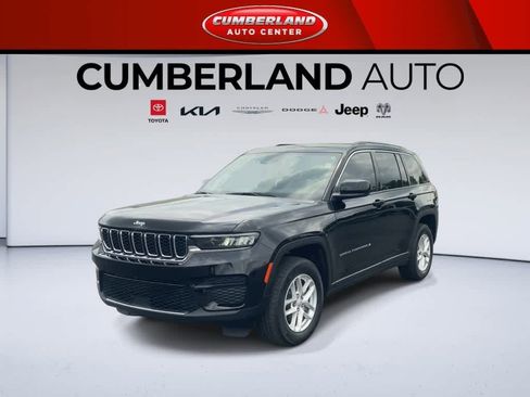Used 2023 Jeep Grand Cherokee Laredo w/ Trailer Tow Prep Group (B) AWD/4WD image 4