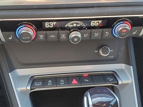 Used 2022 Audi Q3 2.0T Premium image 31