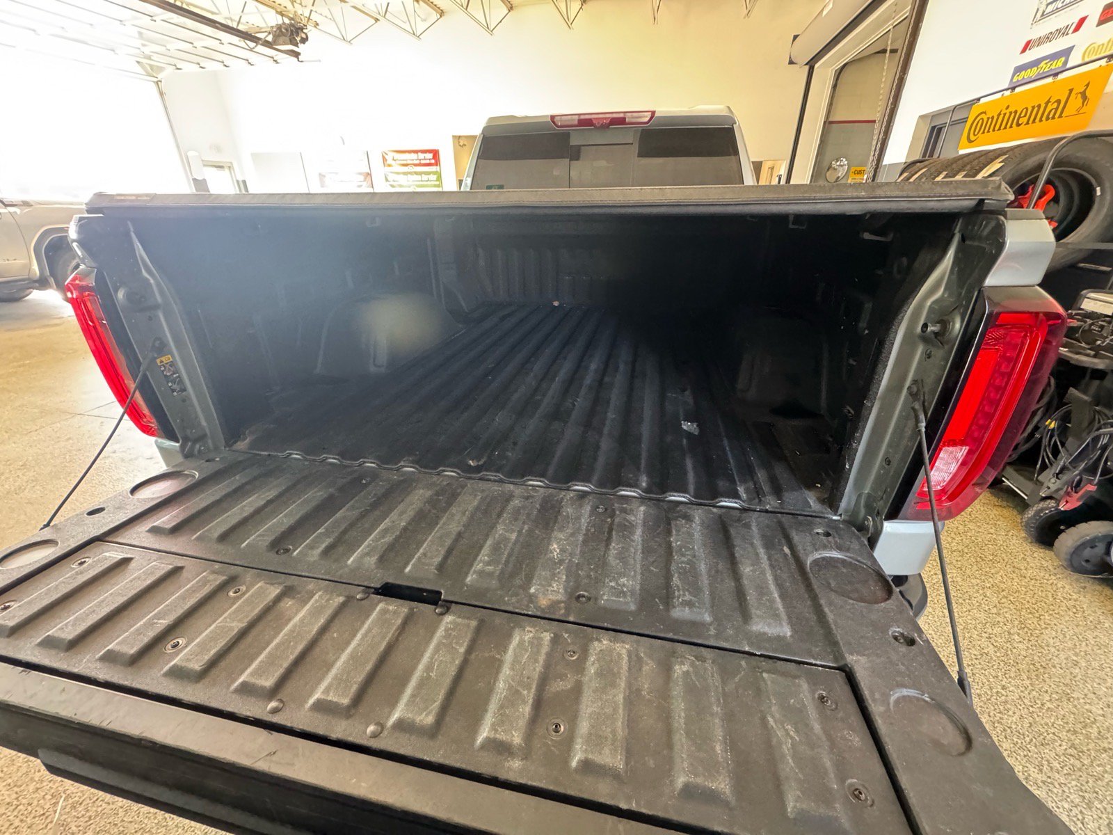 Used 2026 GMC Sierra 1500 AT4 w/ AT4 Premium Package AWD/4WD image 8