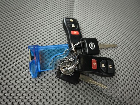 Used 2017 Nissan Frontier SV AWD/4WD image 46