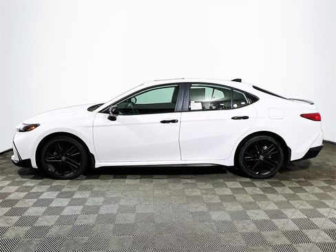 New 2026 Toyota Camry SE Nightshade image 5