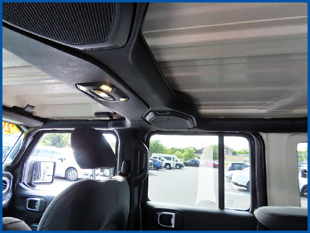 Used 2019 Jeep Wrangler Unlimited Sahara w/ Safety Group AWD/4WD image 12