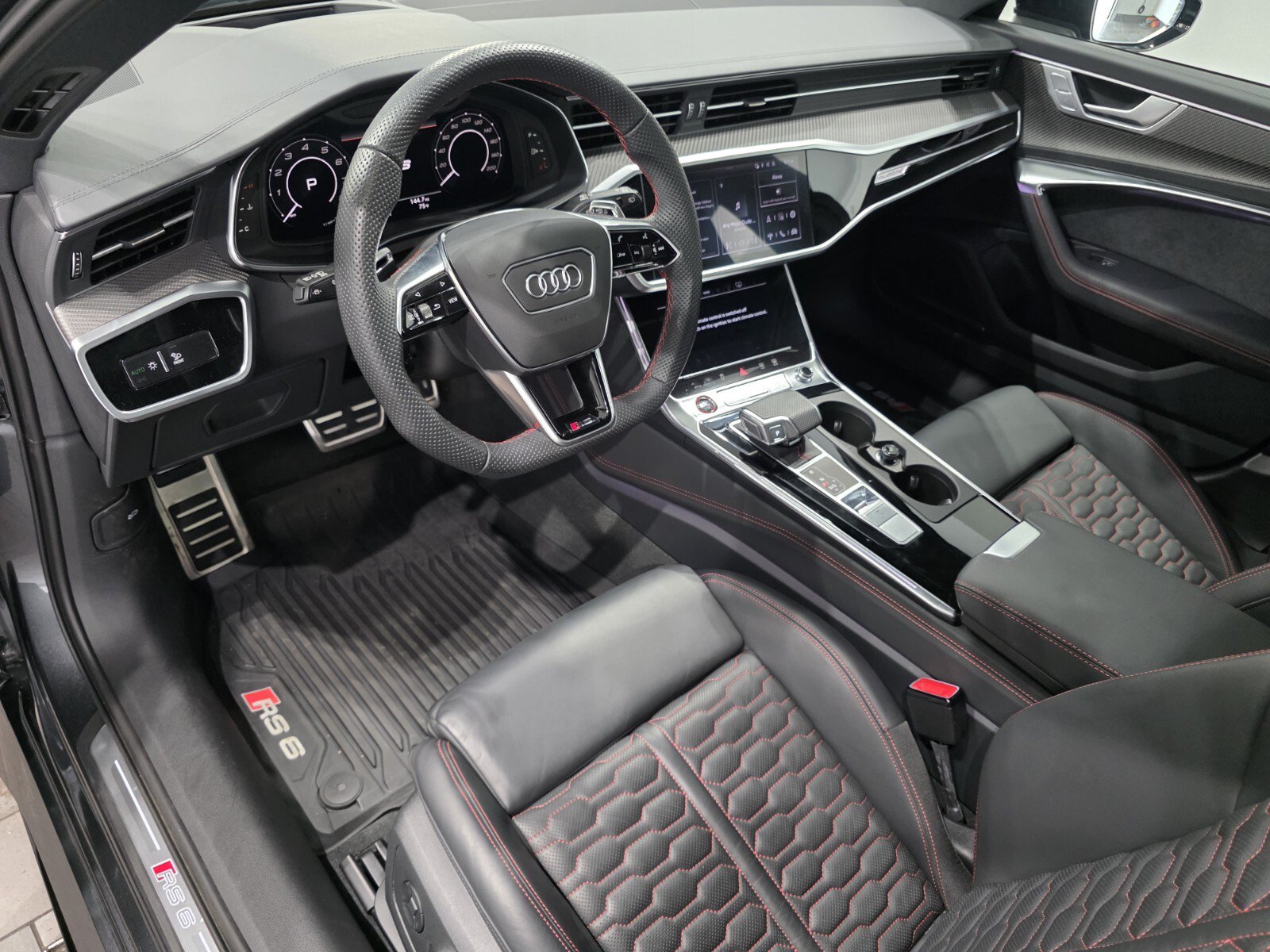 Used 2024 Audi RS 6 performance AWD/4WD image 7