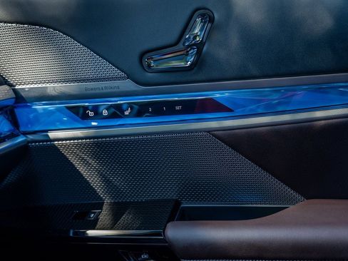 Used 2024 BMW i7 eDrive50 image 14