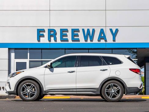 Used 2018 Hyundai Santa Fe Limited image 2