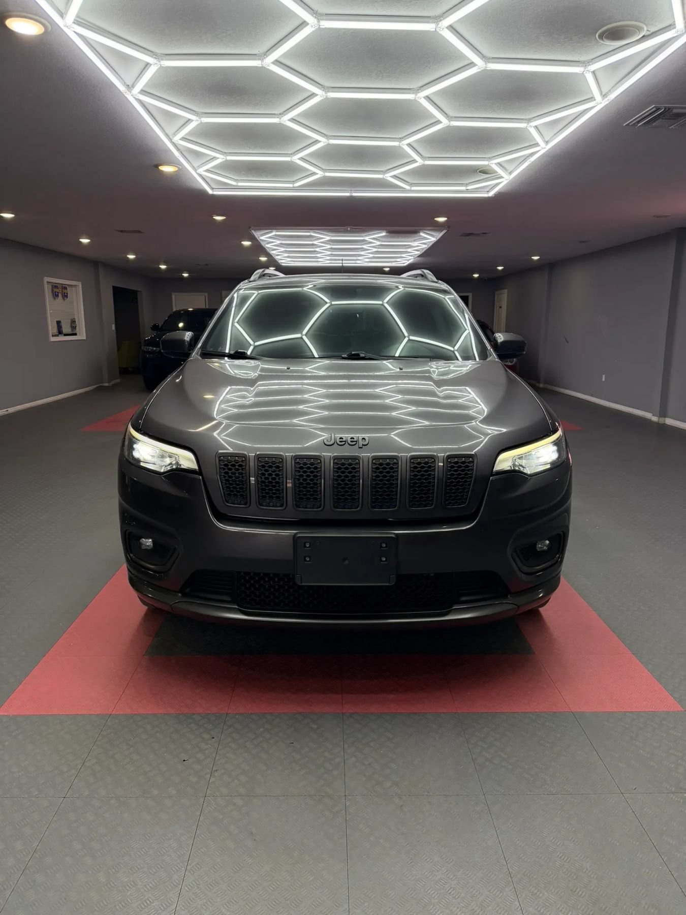 Used 2019 Jeep Cherokee High Altitude AWD/4WD image 8