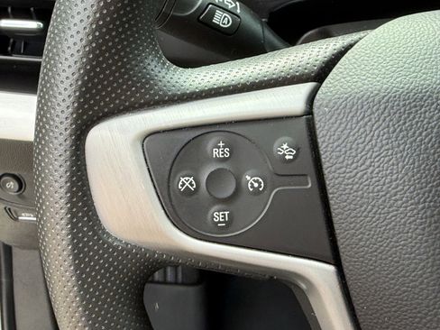 Used 2024 GMC Terrain SLE w/ Driver Convenience Package image 16