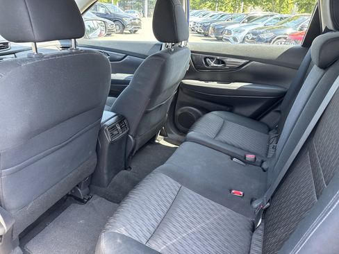 Used 2018 Nissan Rogue S AWD/4WD image 16