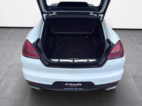 Used 2015 Porsche Panamera w/ Premium Package RWD image 31