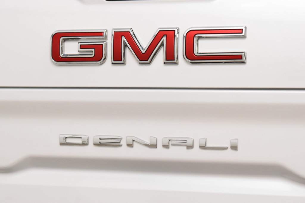 Used 2024 GMC Sierra 1500 Denali w/ Denali Reserve Package AWD/4WD image 24