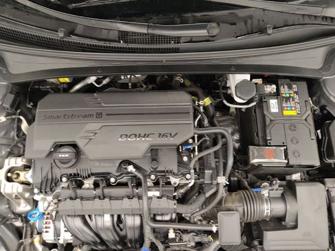 Used 2025 Hyundai Elantra SE FWD image 30