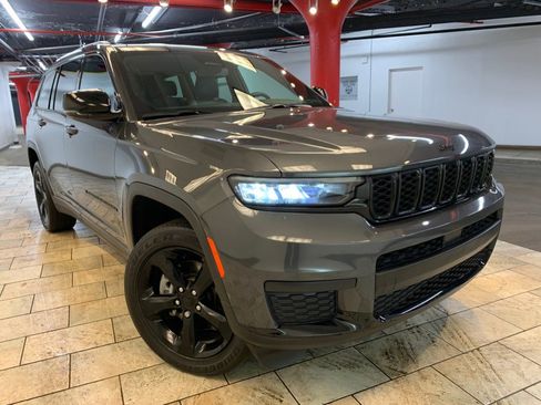 Used 2024 Jeep Grand Cherokee L Laredo image 2