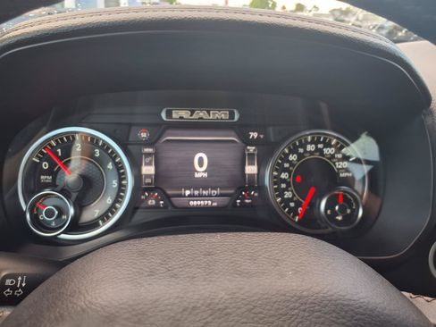 Used 2019 RAM 1500 Laramie AWD/4WD image 20