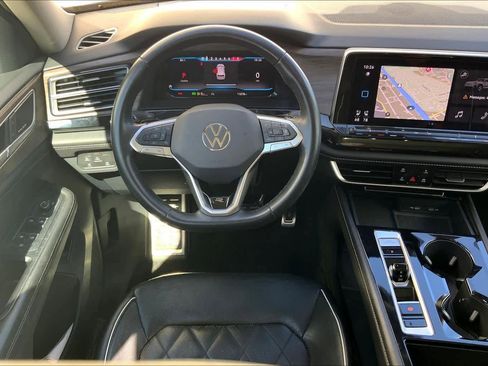 Used 2024 Volkswagen Atlas SEL Premium R-Line image 15